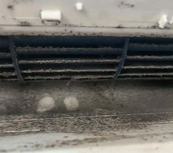 浙江空调吹的风有股烧焦味是怎么回事